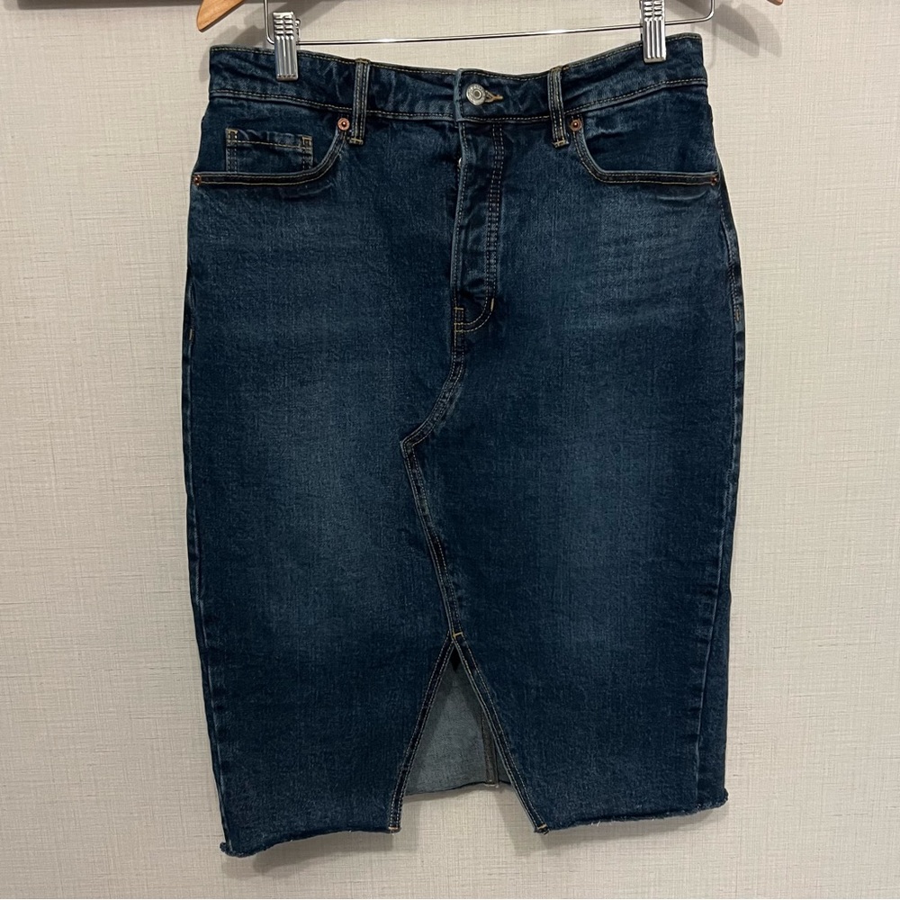 Old Navy Higher High Rise Denim Skirt size 10 Good Condition